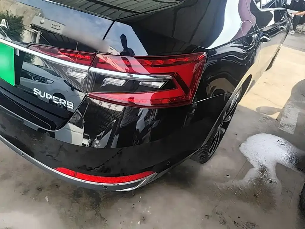 Skoda Superb — фото 9