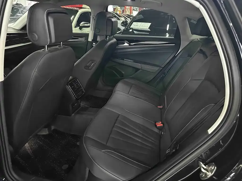 Volkswagen Passat — фото 5