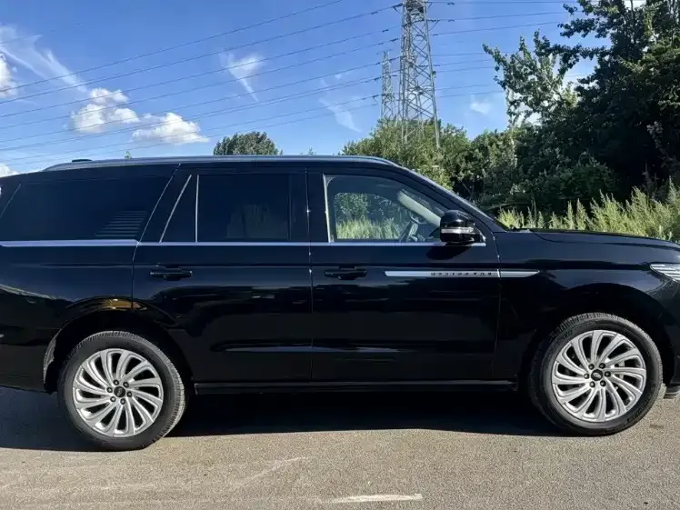 Lincoln Navigator — фото 2