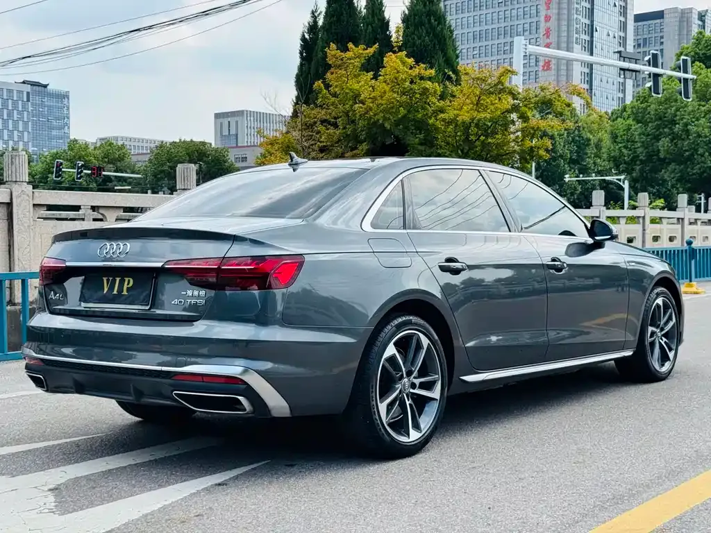 Audi A4L — фото 5