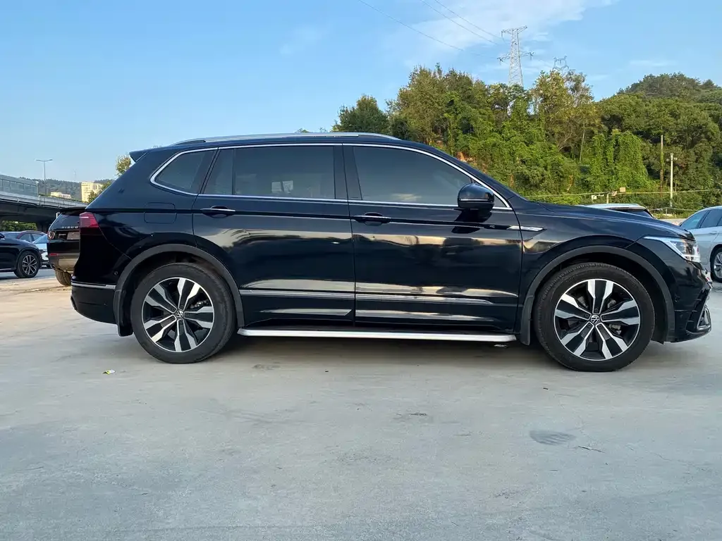 Volkswagen Tiguan L — фото 4
