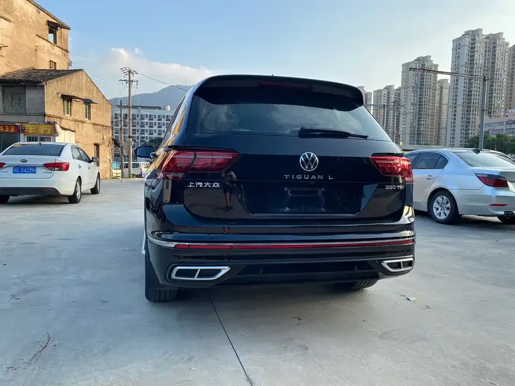 Volkswagen Tiguan L — фото 2