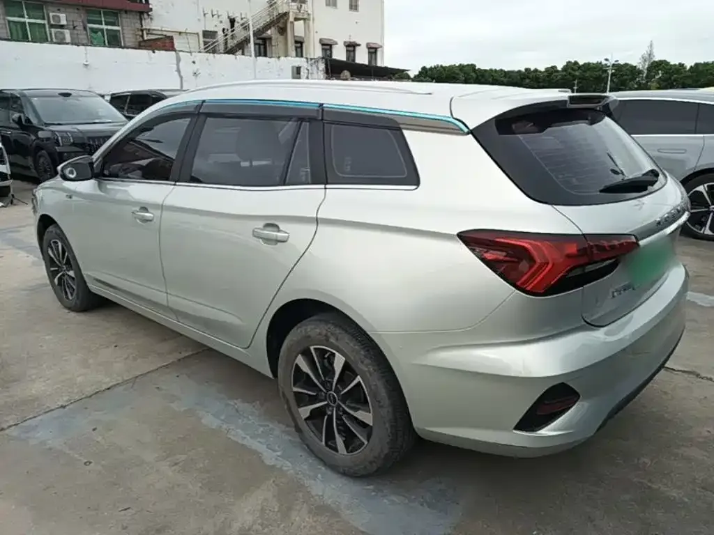 Roewe Ei5 — фото 4