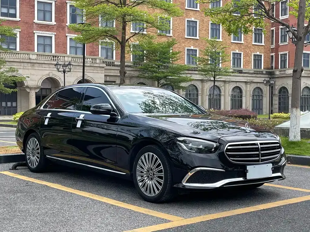 Mercedes-Benz E-Class — фото 5