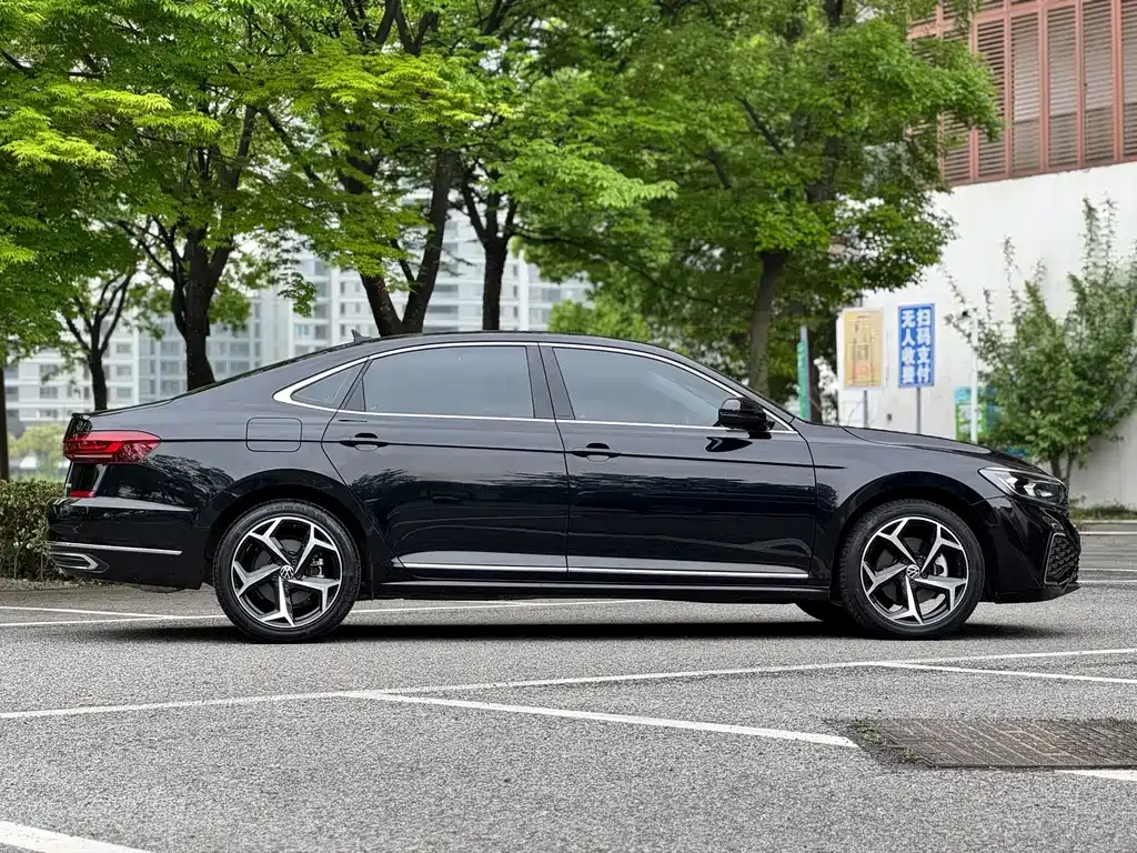 Volkswagen Passat — фото 4