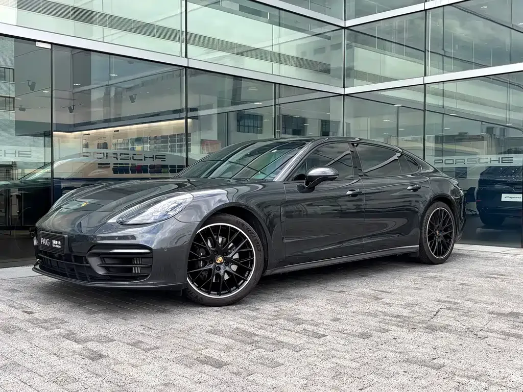 Porsche Panamera — фото 1
