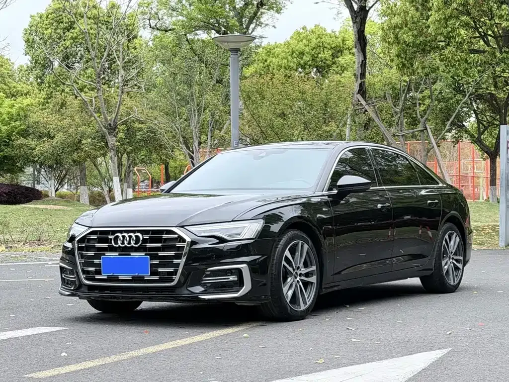 Audi A6L — фото 1