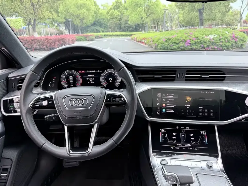 Audi A6L — фото 10
