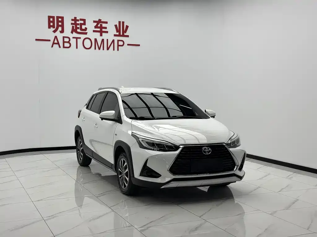 Toyota Yaris L — фото 7