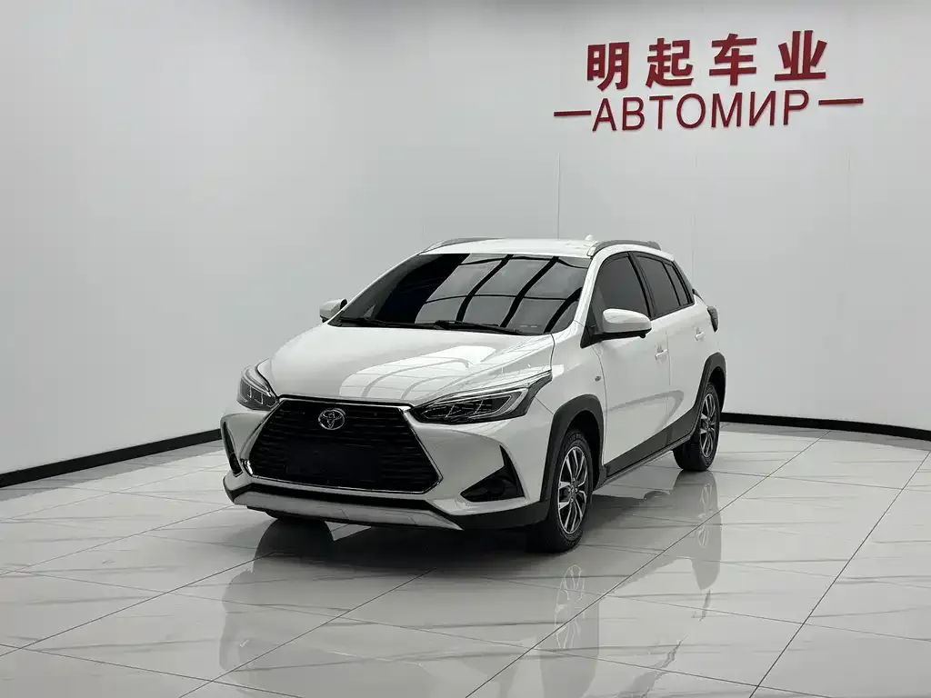 Toyota Yaris L — фото 10