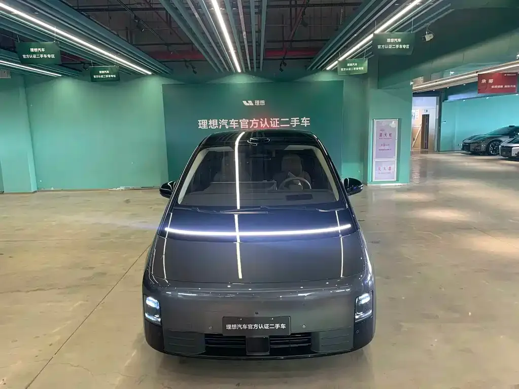 Li Auto MEGA — фото 7