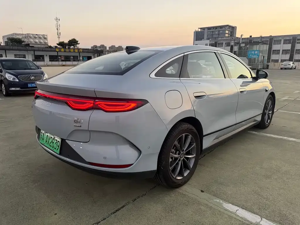 BYD Qin L — фото 4