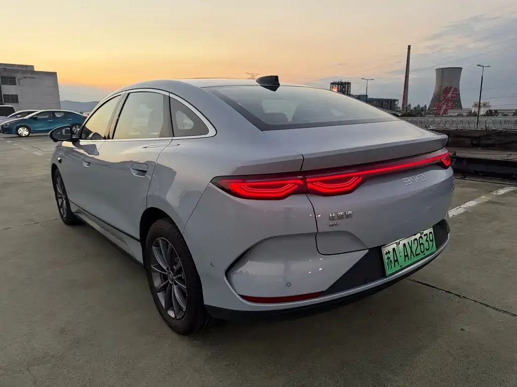 BYD Qin L — фото 10