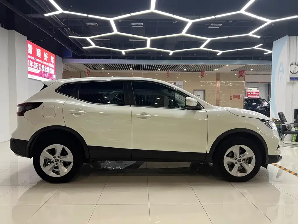 Nissan Qashqai — фото 7