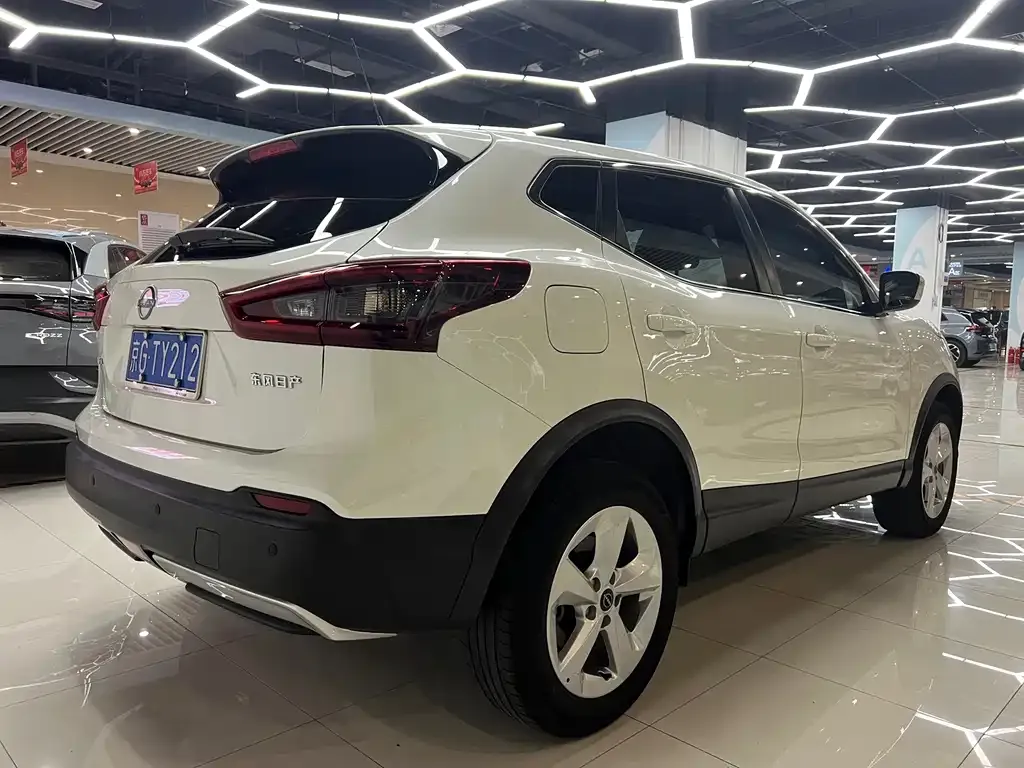 Nissan Qashqai — фото 4