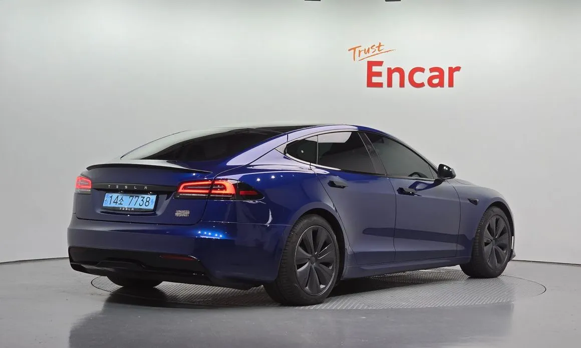 Tesla Model S — фото 4