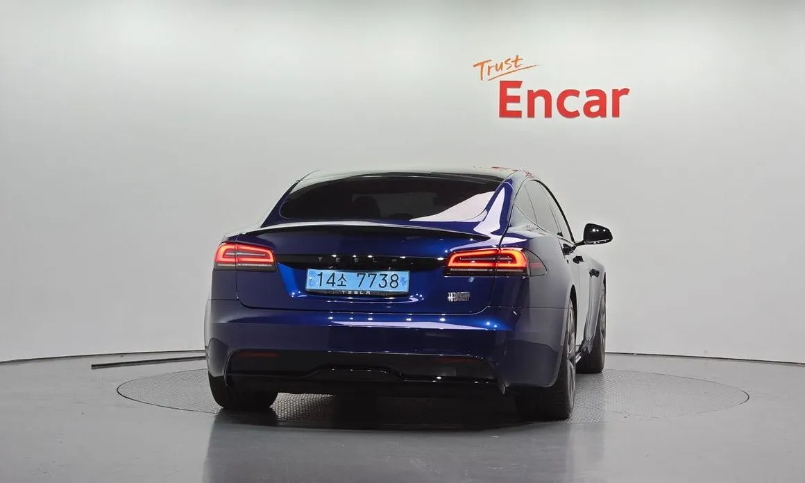 Tesla Model S — фото 5
