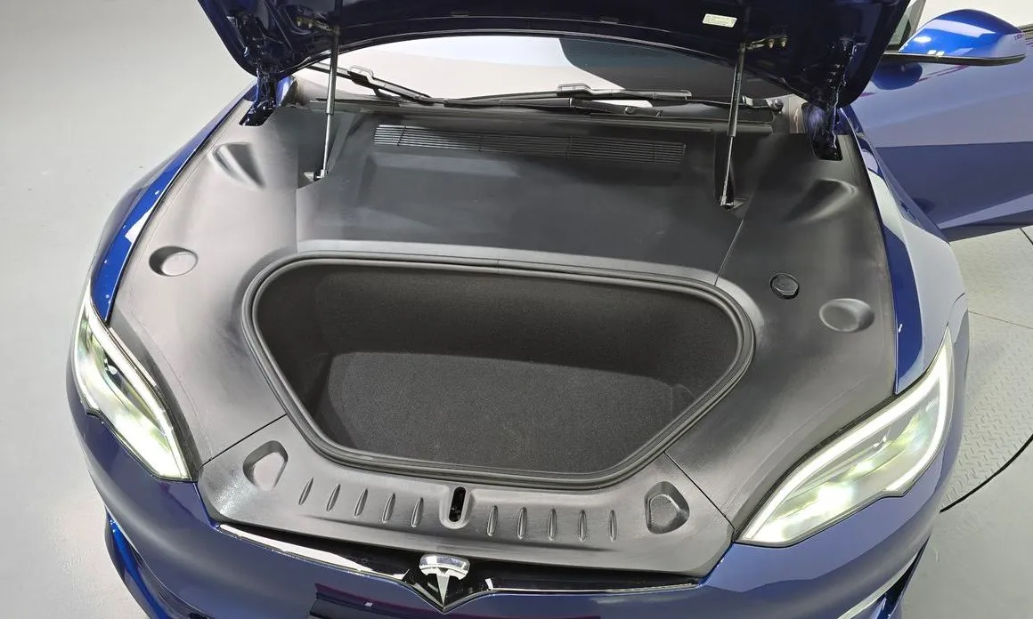 Tesla Model S — фото 10