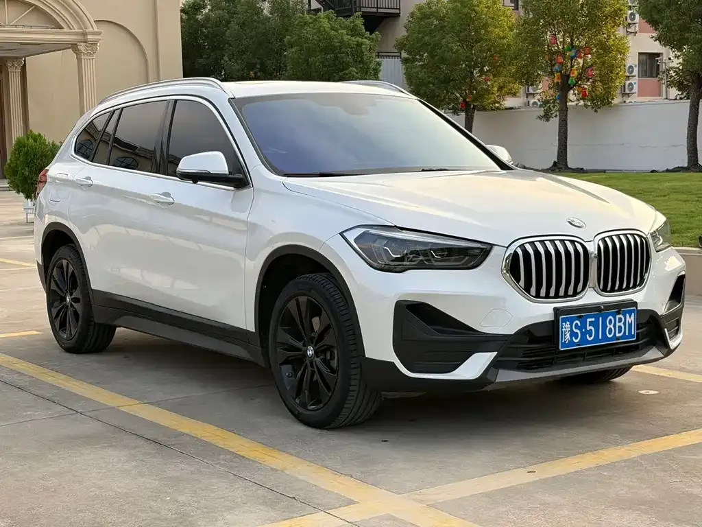 BMW X1 — фото 10