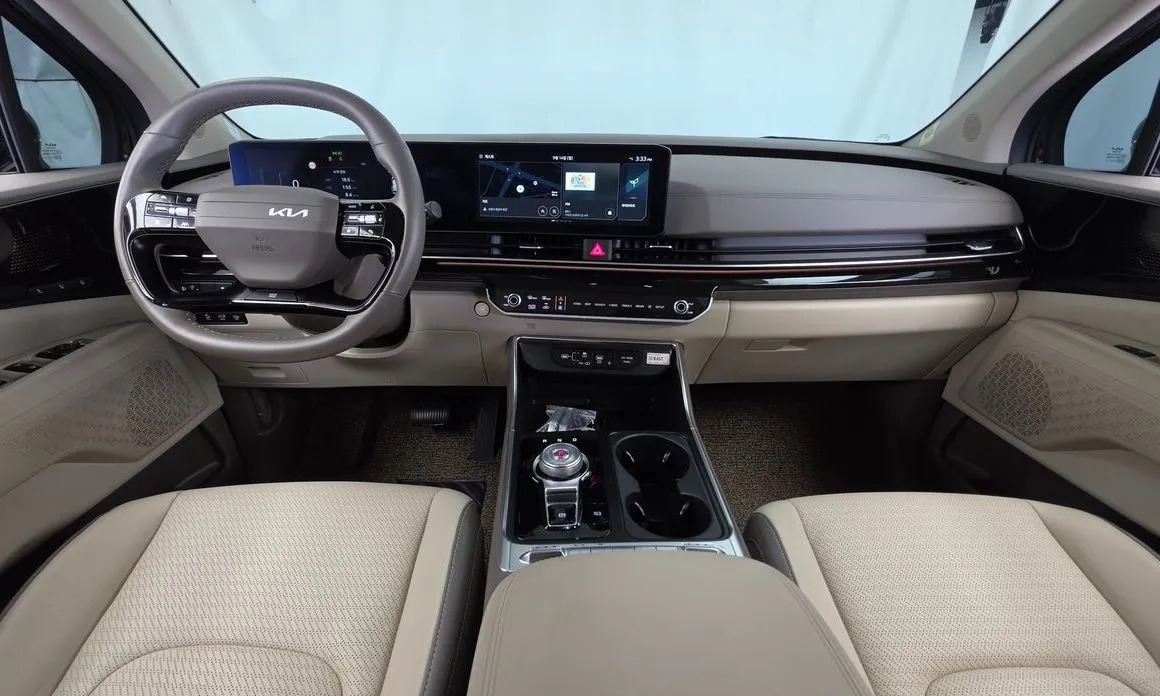 Kia Carnival — фото 10