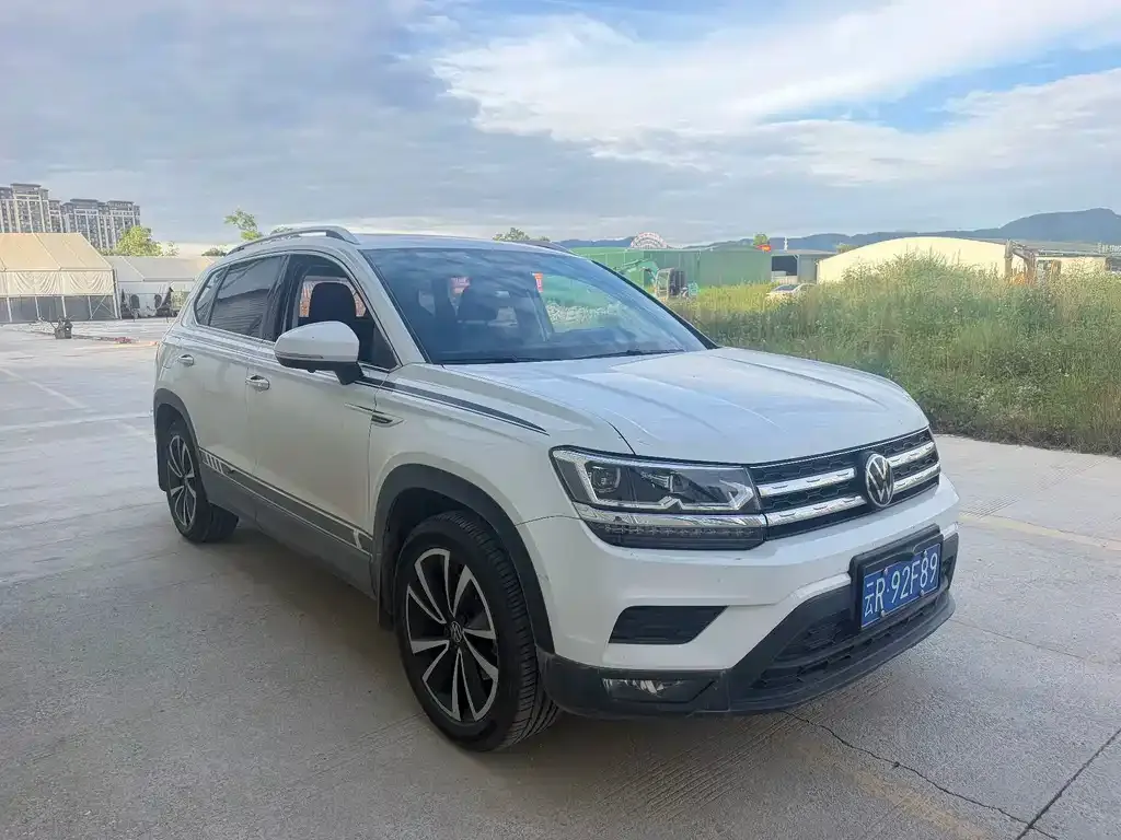 Volkswagen Tharu — фото 2