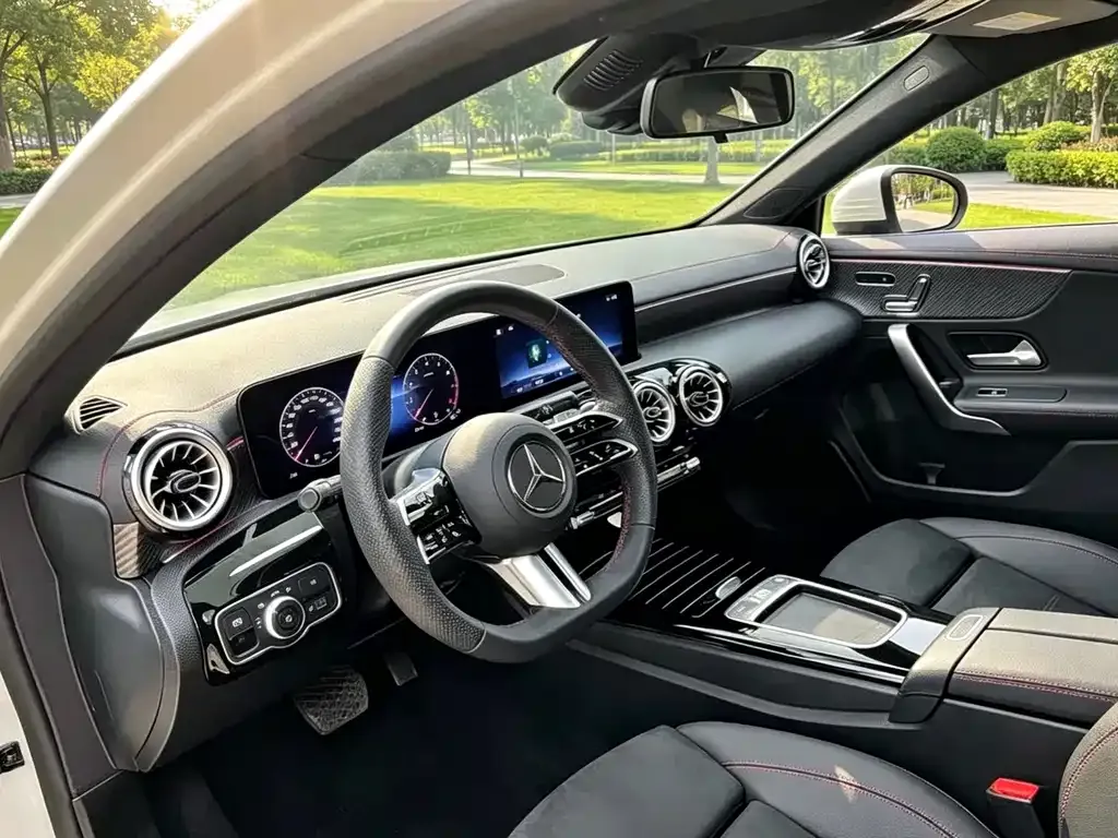 Mercedes-Benz A-Class — фото 10