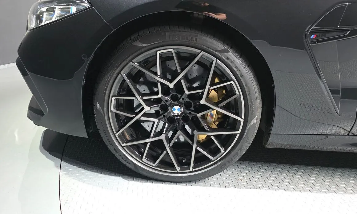 BMW M8 — фото 10