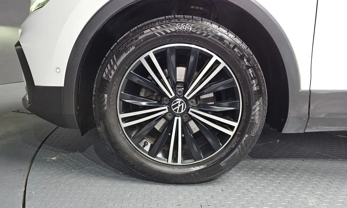 Volkswagen Tiguan — фото 10