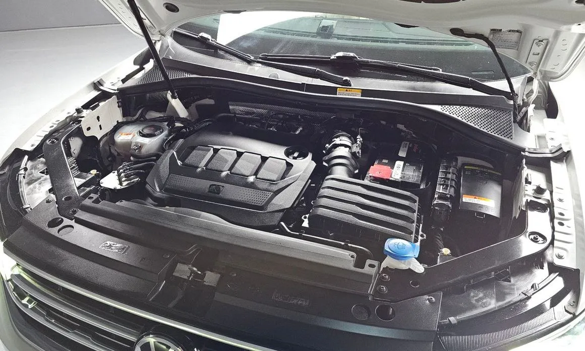 Volkswagen Tiguan — фото 9