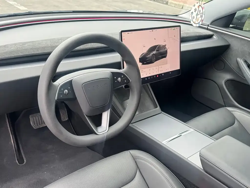 Tesla Model 3 — фото 3