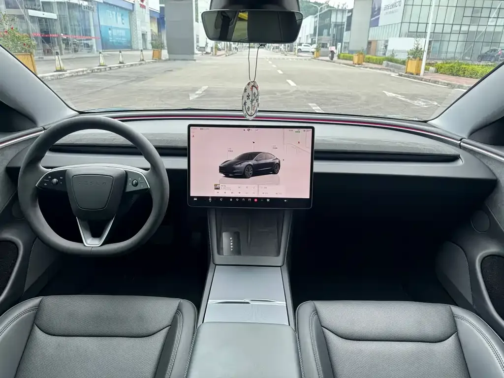 Tesla Model 3 — фото 5
