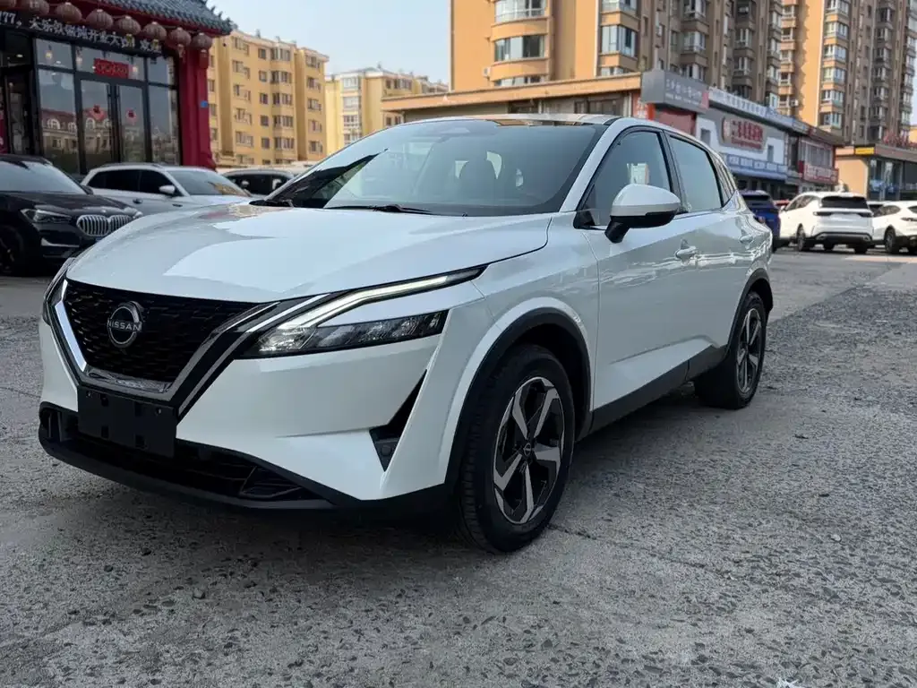 Nissan Qashqai — фото 1