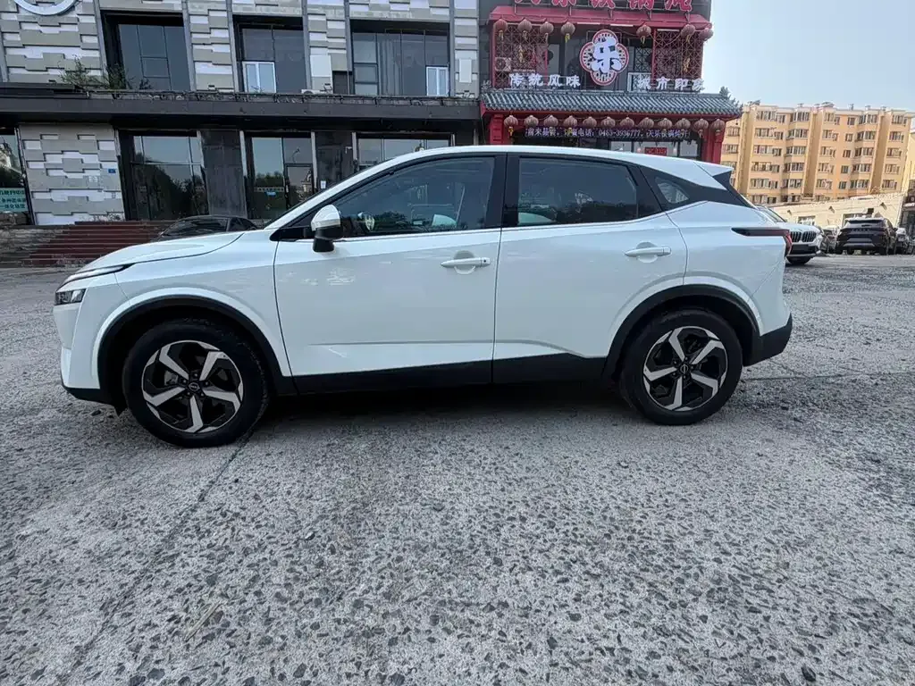 Nissan Qashqai — фото 10