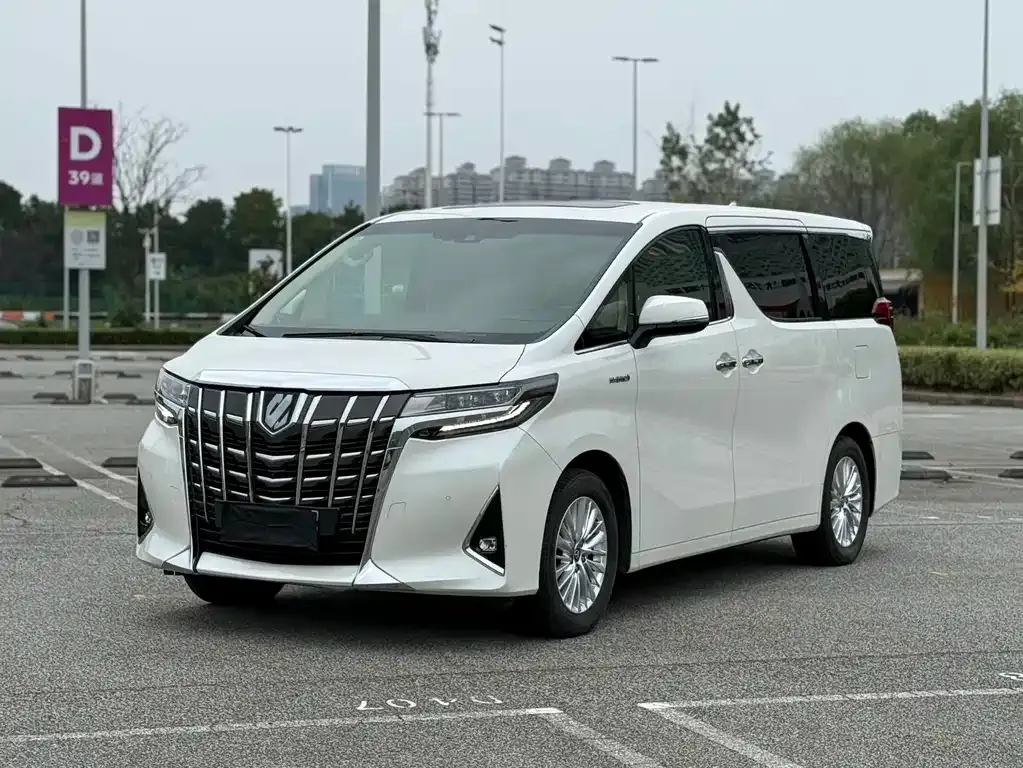 Toyota Alphard — фото 3