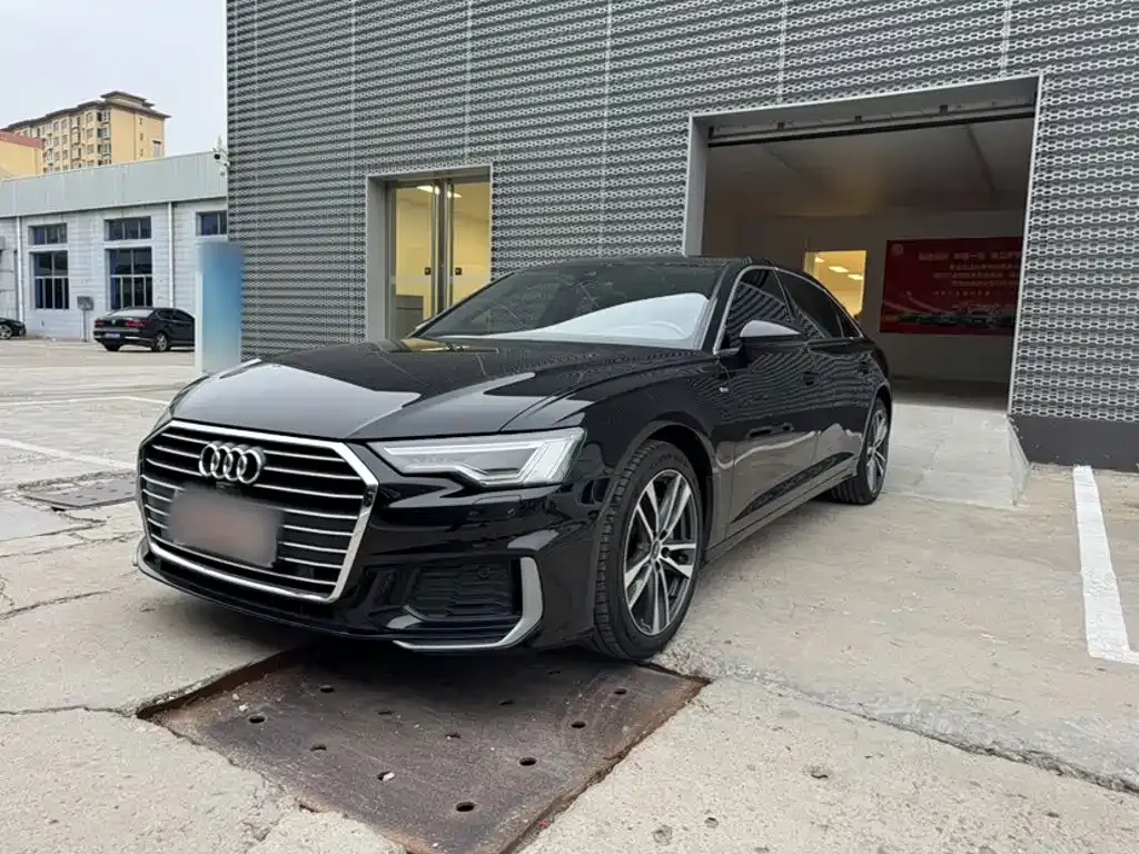 Audi A6L — фото 1