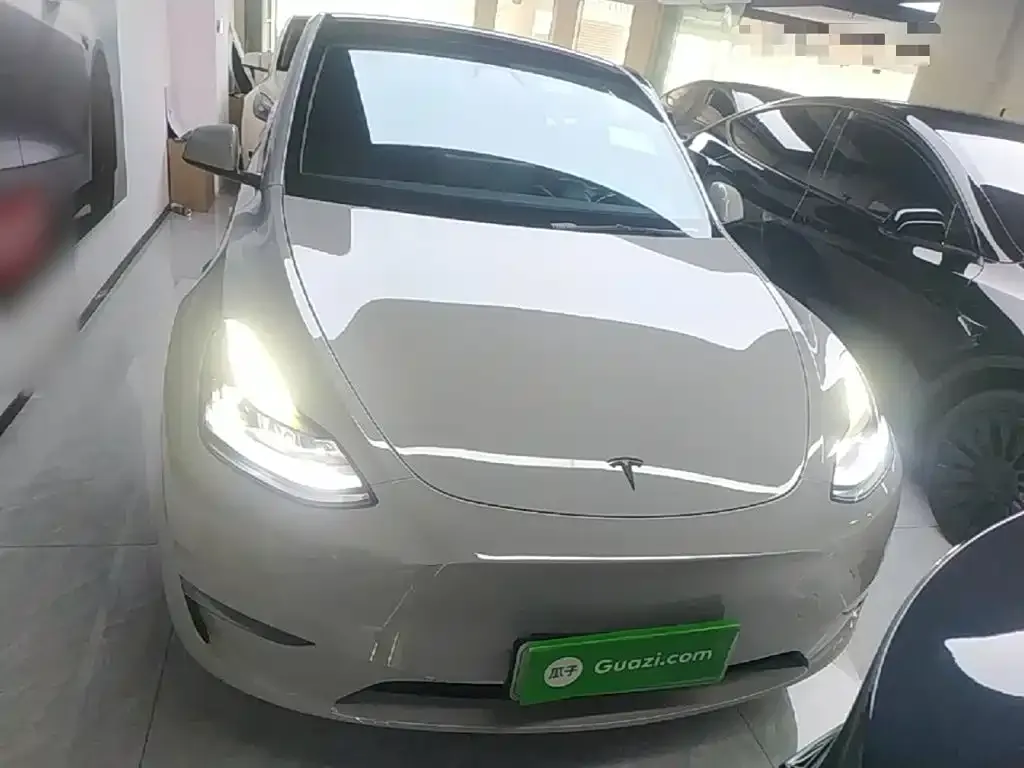Tesla Model Y — фото 5