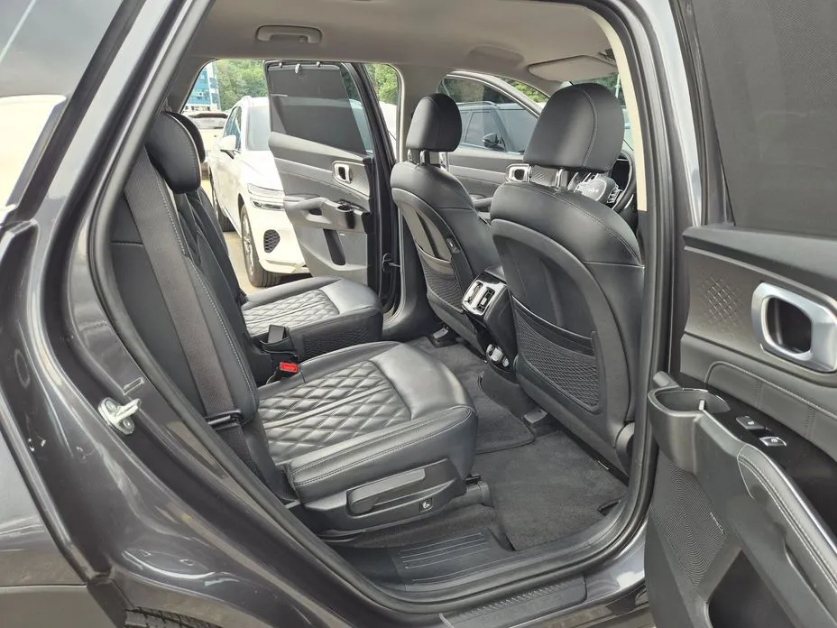 Kia Sorento — фото 8