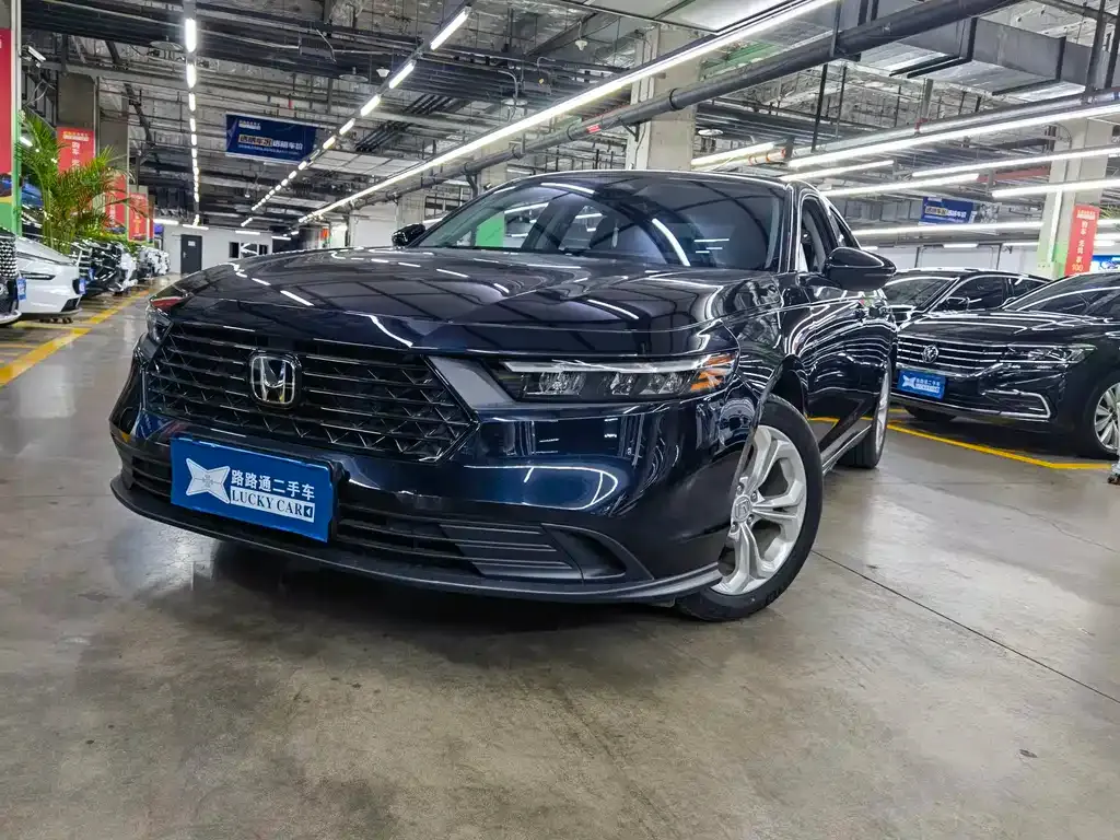 Honda Accord — фото 1
