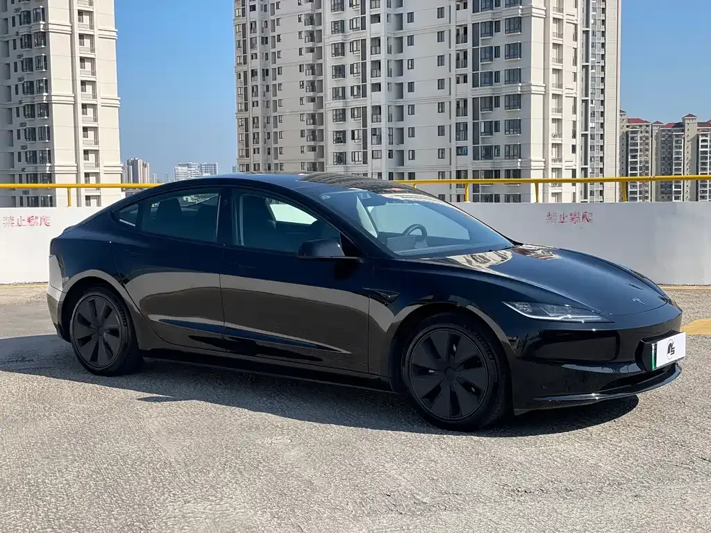 Tesla Model 3 — фото 4