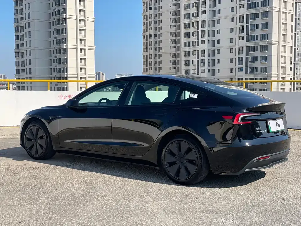Tesla Model 3 — фото 6