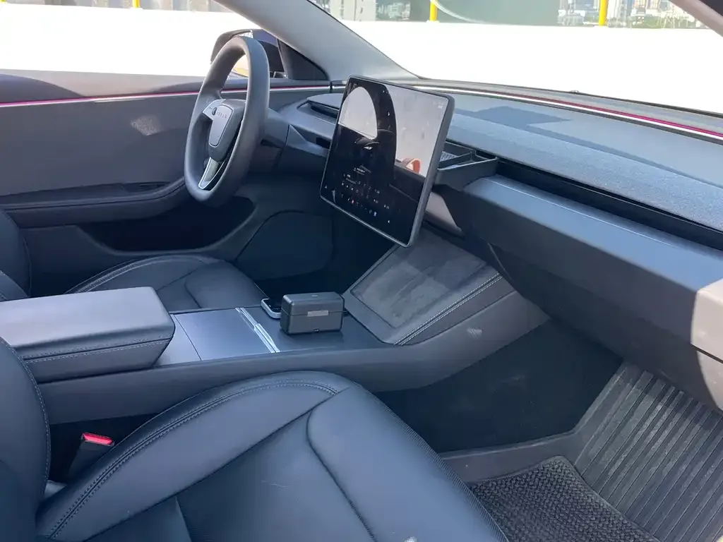 Tesla Model 3 — фото 7