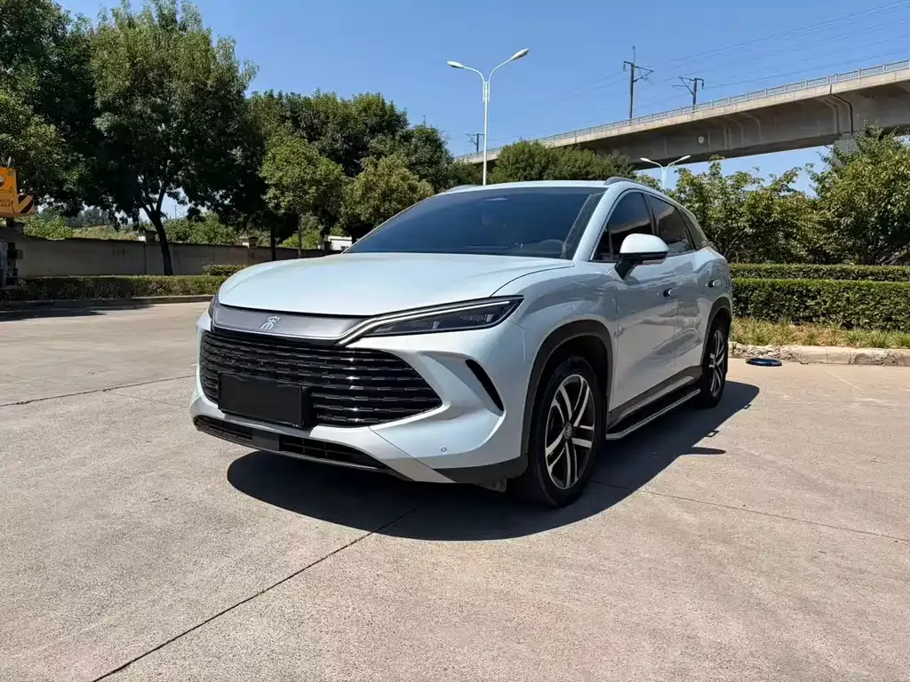 BYD L DM-i — фото 1