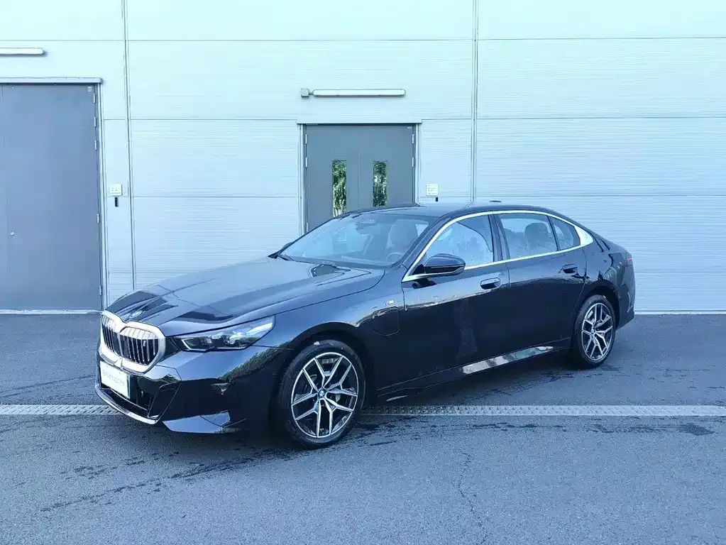 BMW i5 — фото 1