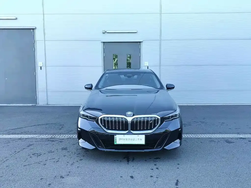 BMW i5 — фото 2