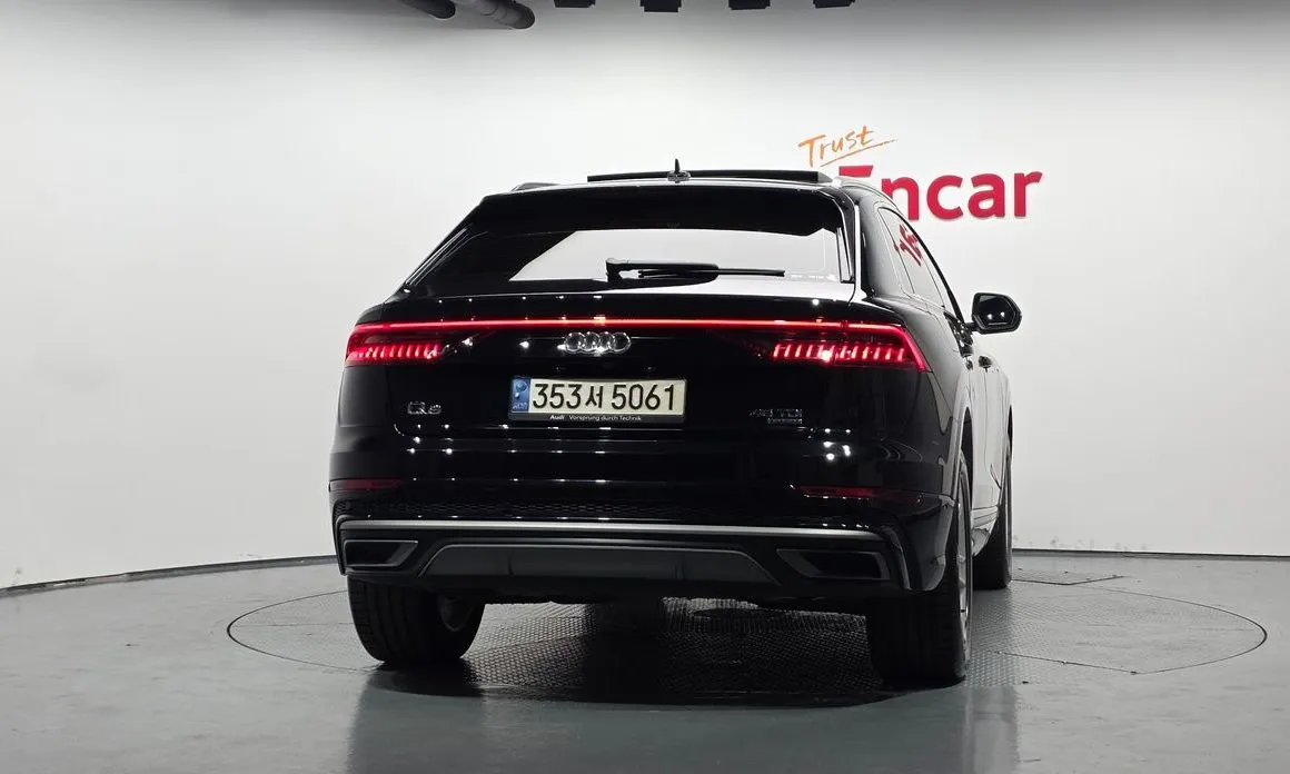 Audi Q8 — фото 5