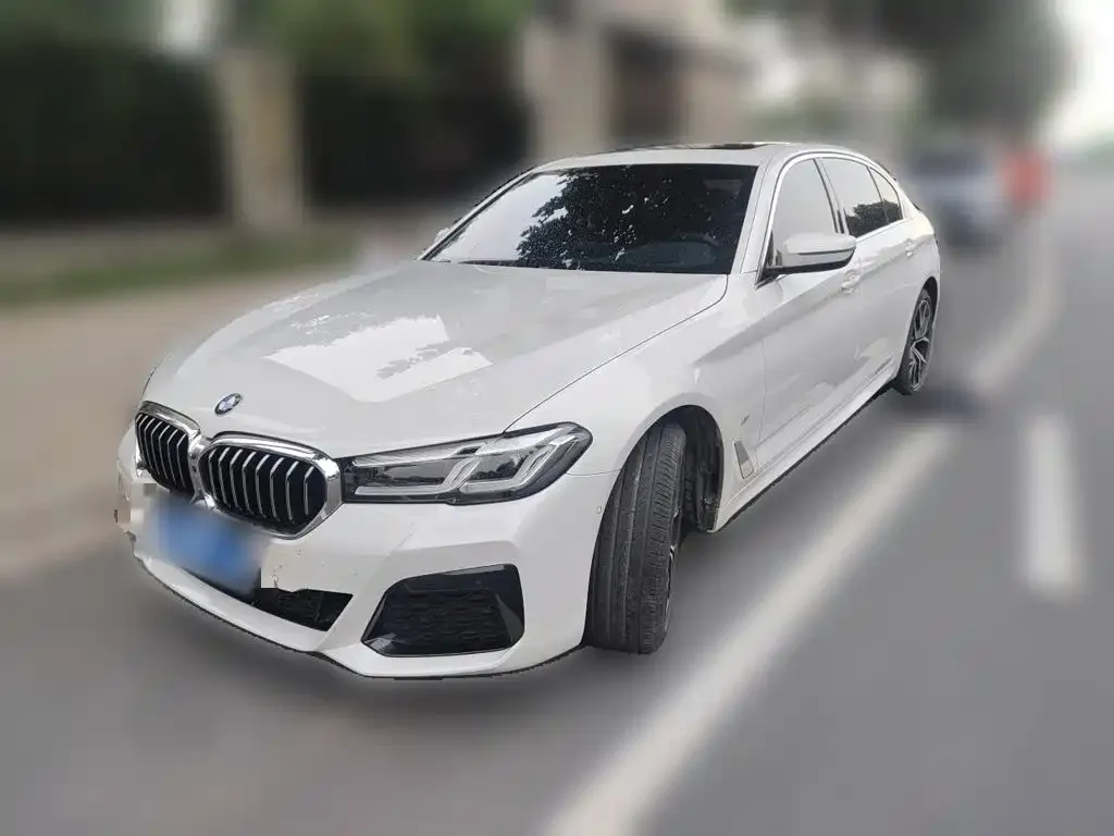 BMW 5 Series — фото 1