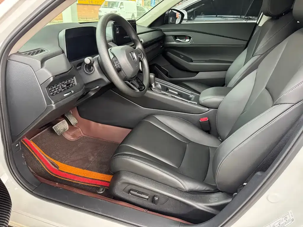 Honda Accord — фото 9