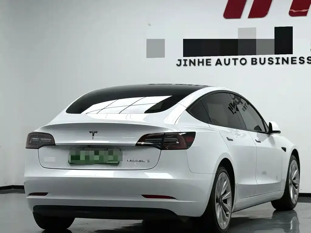 Tesla Model 3 — фото 8