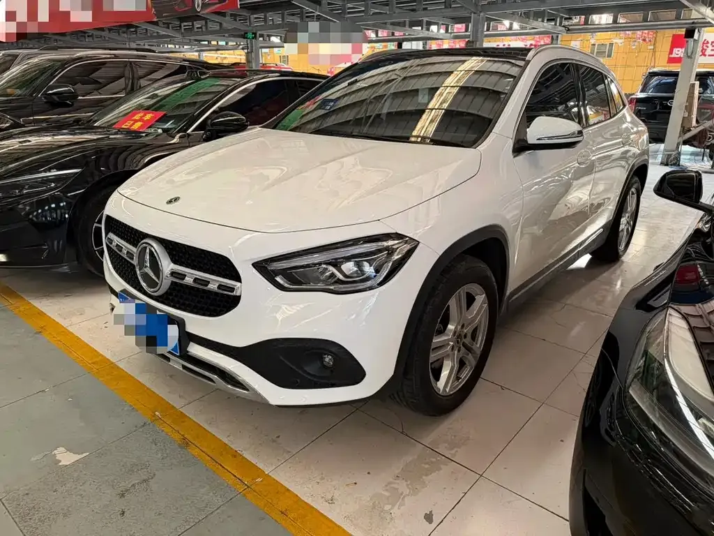 Mercedes-Benz GLA — фото 1