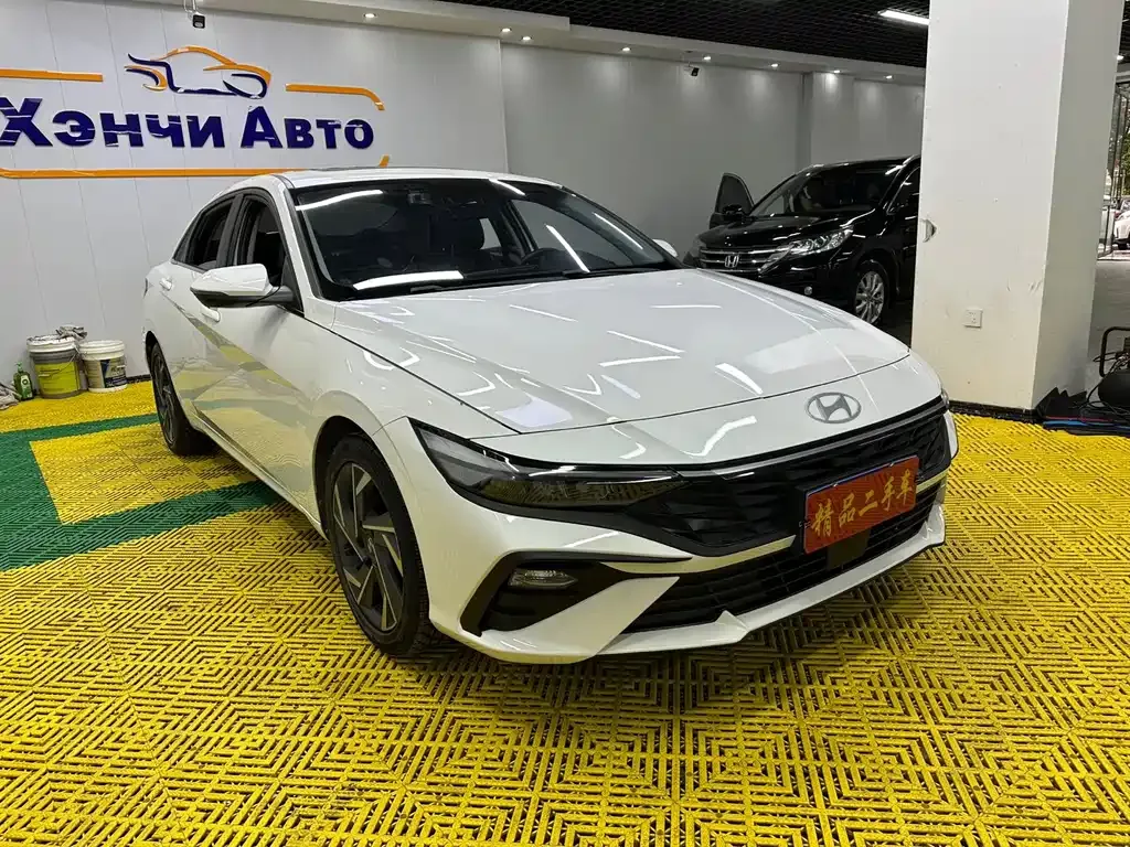 Hyundai Elantra — фото 8